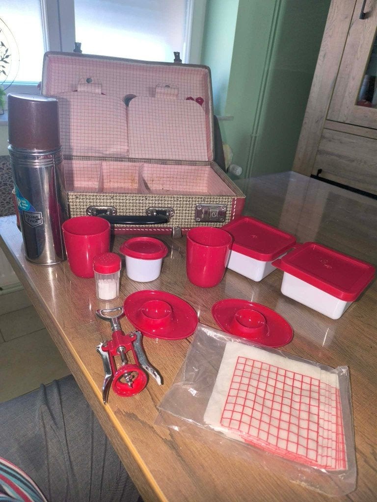 vintage picknickkoffer, Hobby en Vrije tijd, Picknickmanden, Ophalen of Verzenden, Gebruikt
