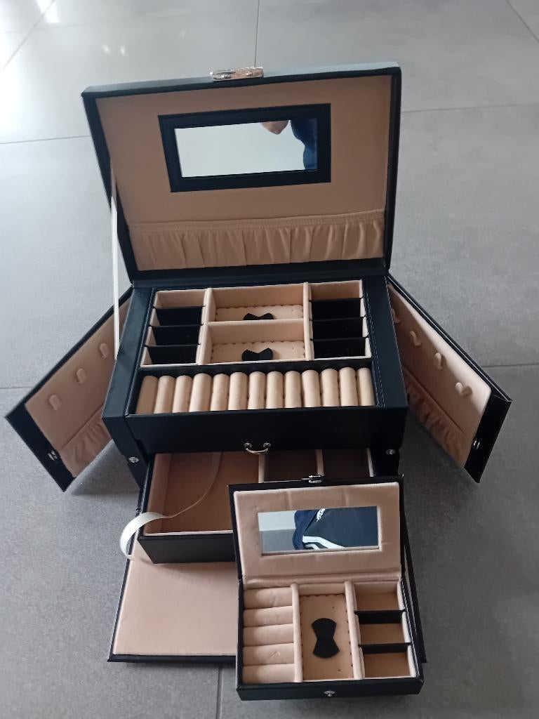 Boîte à bijoux de luxe, Enlèvement, Comme neuf