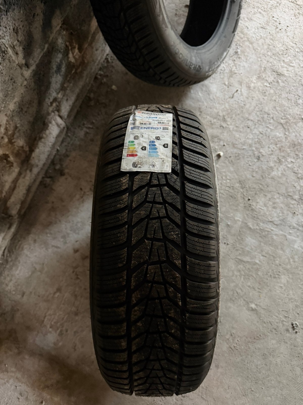 2 pneu 215 60 r17 hankook neuf, Autos : Pièces & Accessoires, Pneus & Jantes, Enlèvement