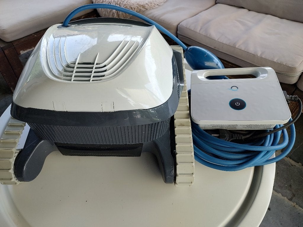 Robot de piscine Dolphin E10, Enlèvement, Comme neuf, Agent de nettoyage