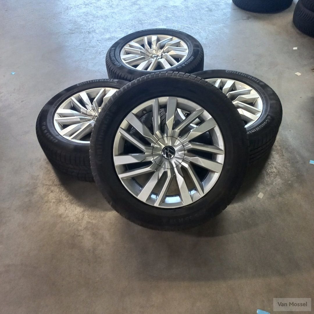 Volkswagen Touareg Continental Cont Winter Contact 255/55/R1, Auto-onderdelen, Banden en Velgen, 19 inch, Gebruikt, 255 mm, -