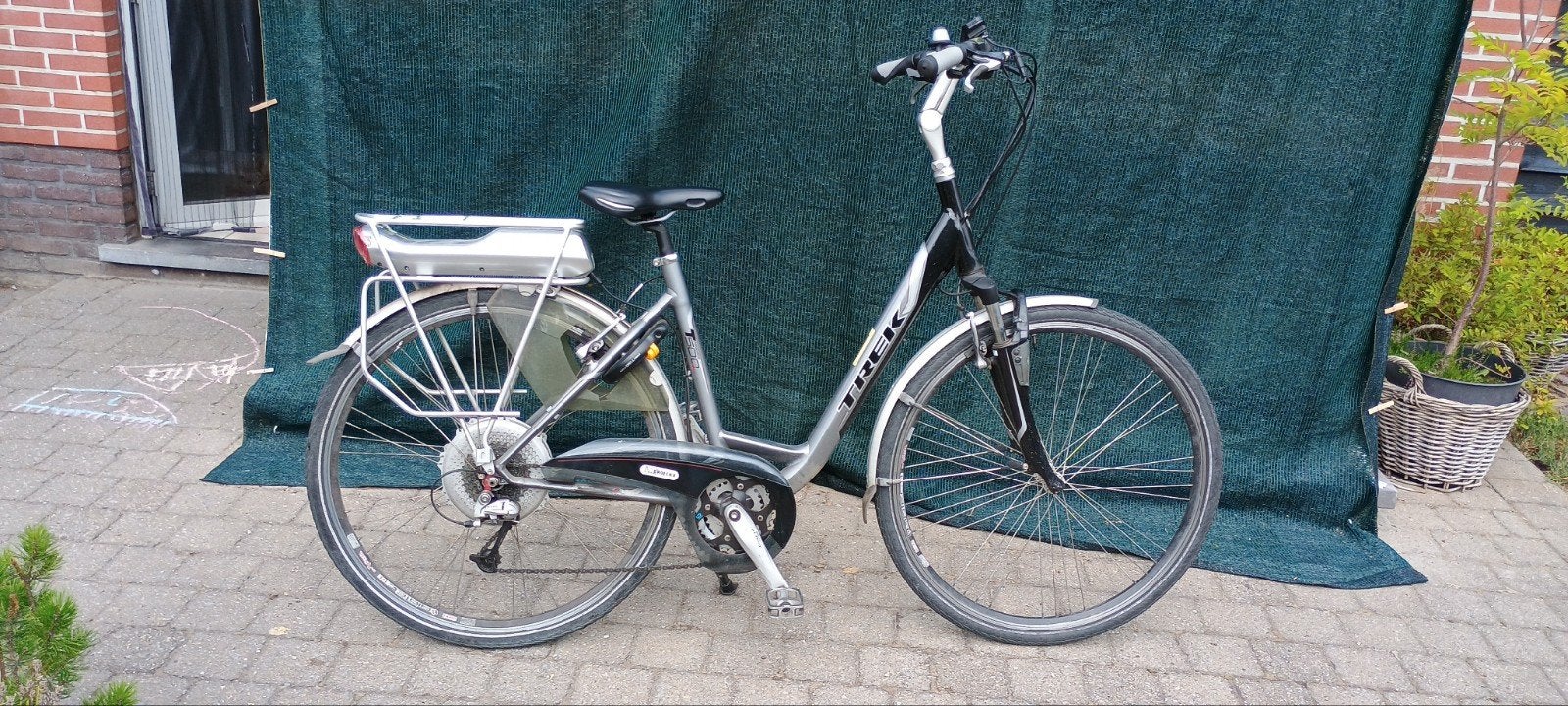 Trek elektrische damesfiets, Fietsen en Brommers, Elektrische fietsen, Gebruikt, Overige merken, 50 km per accu of meer, Ophalen
