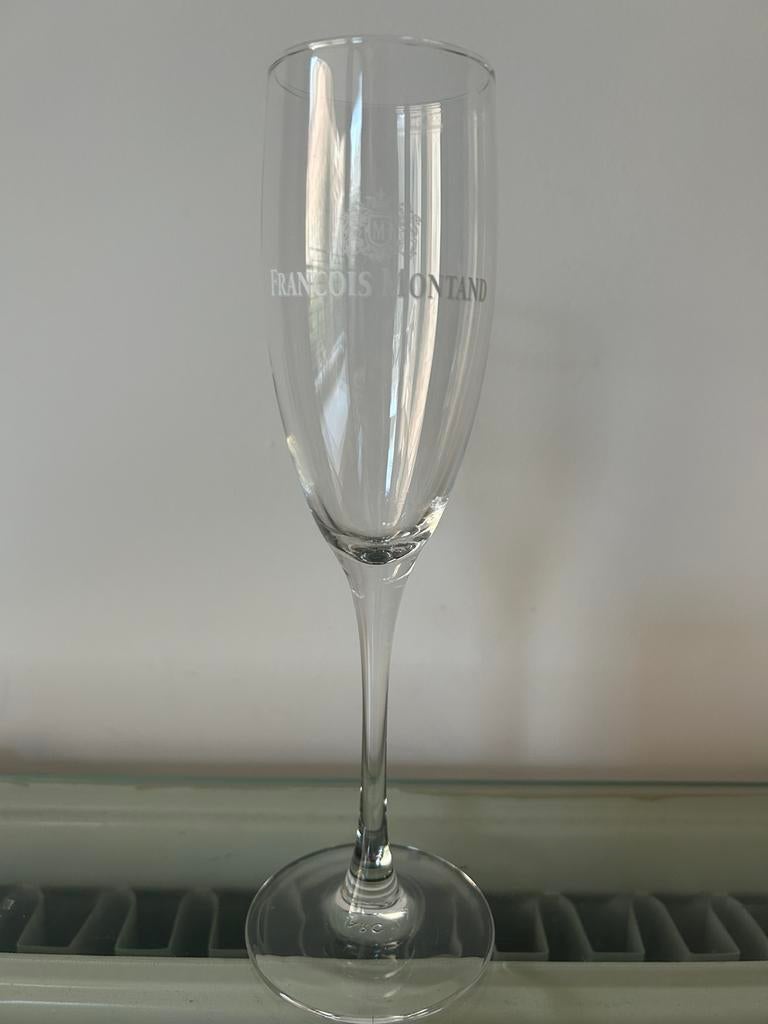 1 champagneglas François Montand, Ophalen, Nieuw