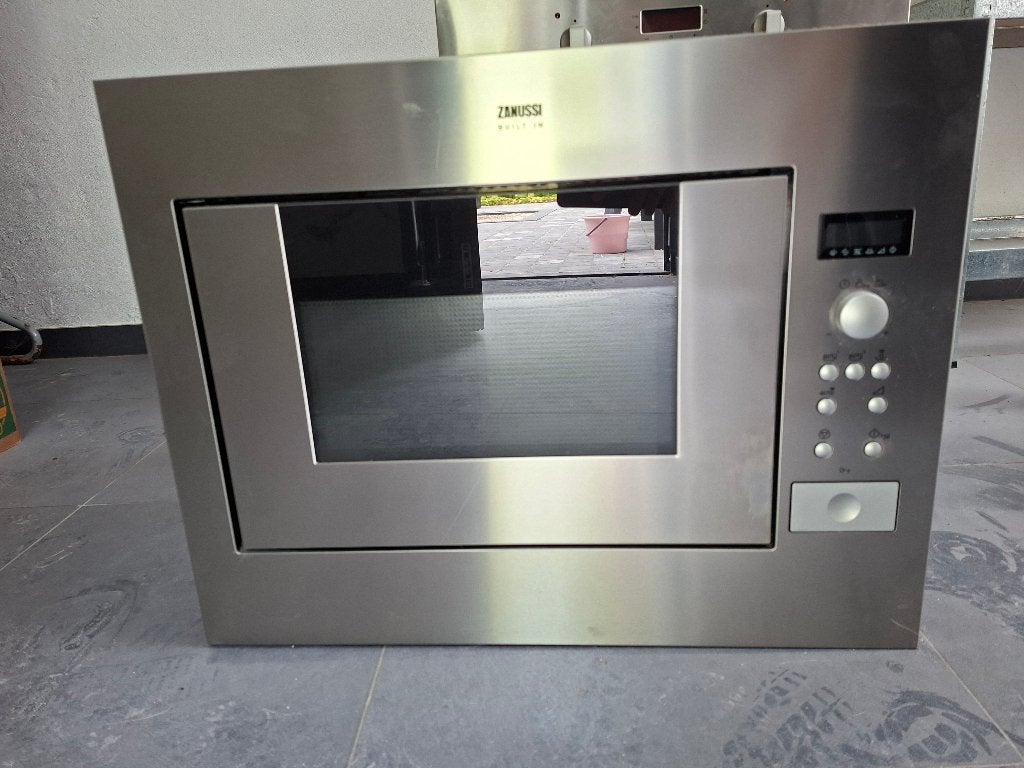 Microgolfoven Zanussi, Elektronische apparatuur, Ophalen, Gebruikt, Inbouw, Microgolfoven