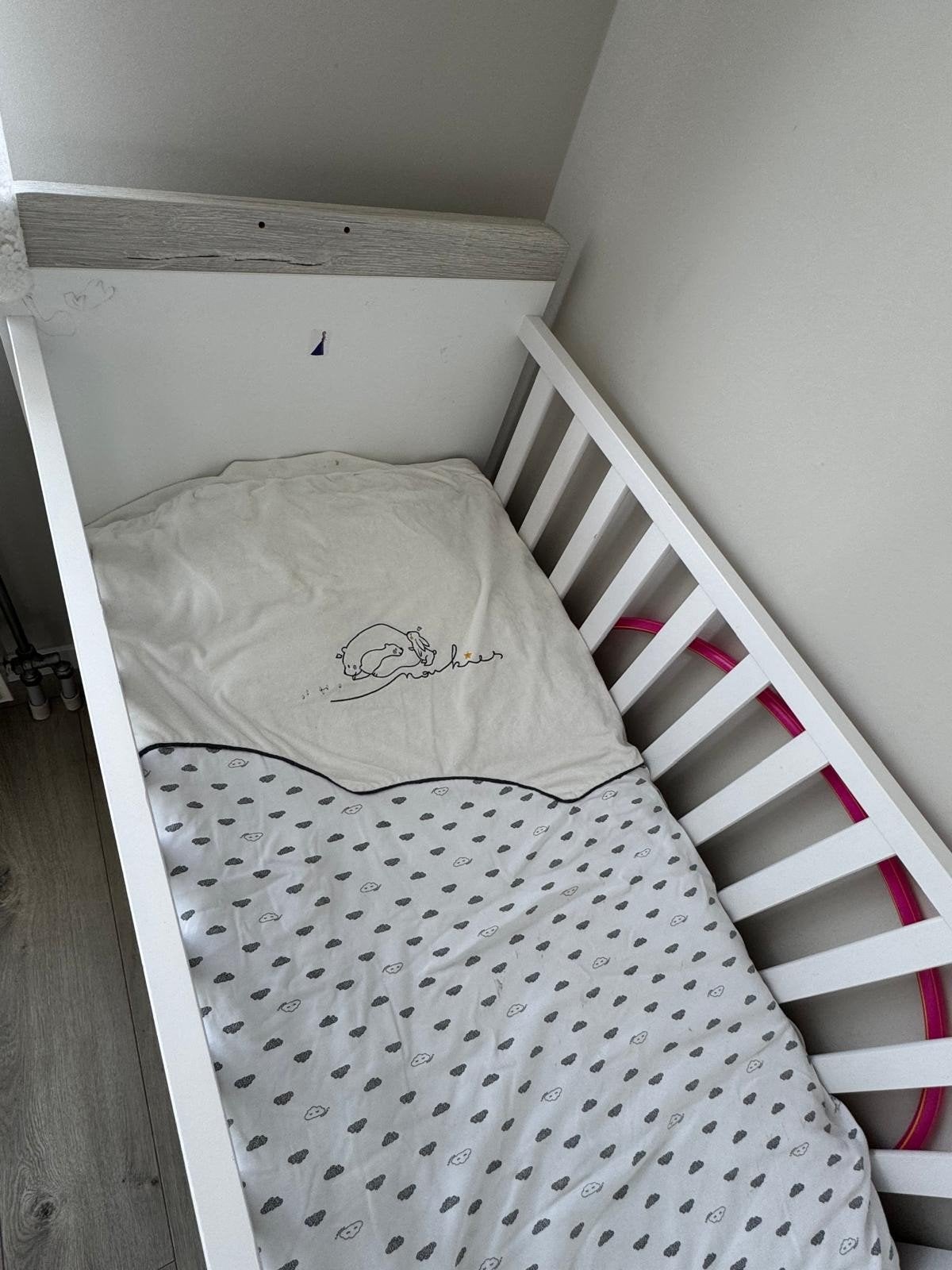 Lit bebe parfait etat., Matelas