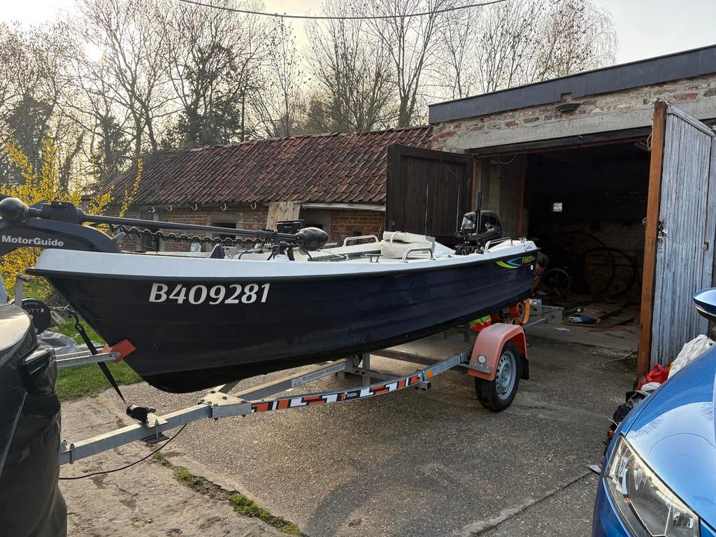 Bateau de plaisance -pêche, Ophalen, Zo goed als nieuw