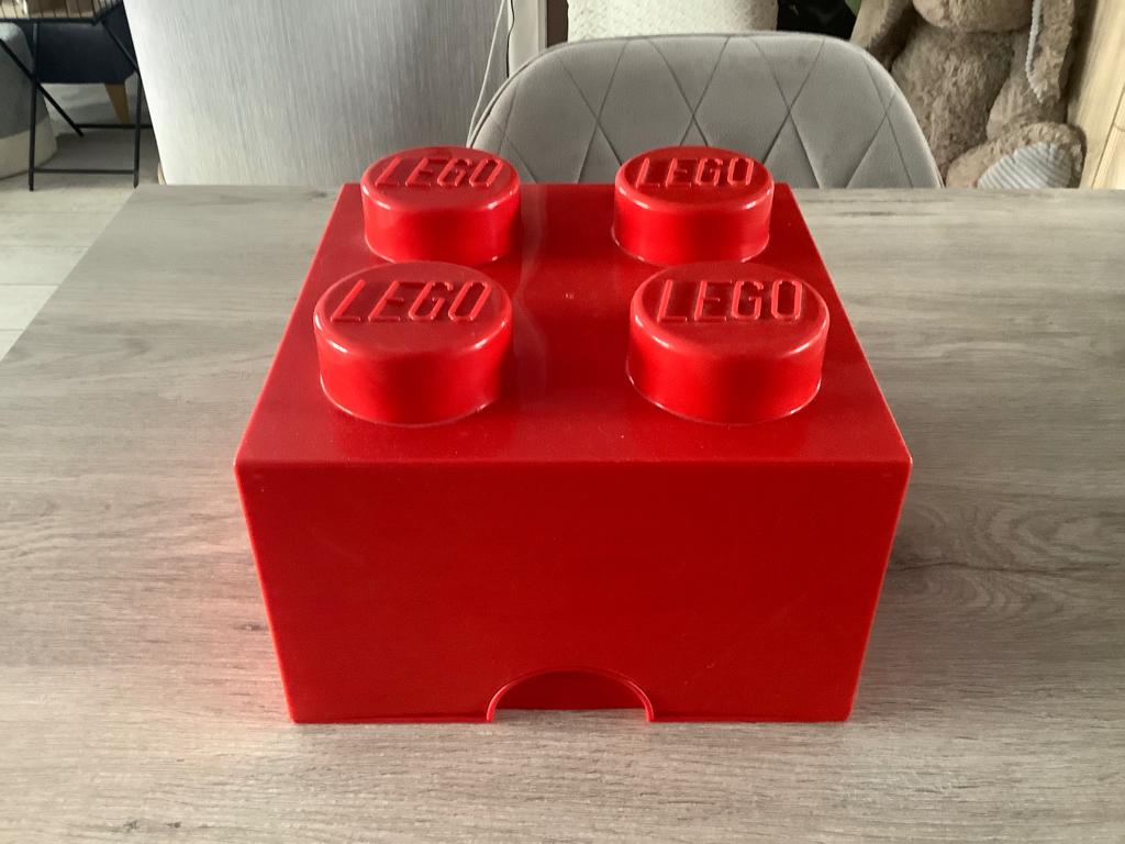 Lego rode  opbergbox (15x24 cm), Kinderen en Baby's, Speelgoed | Duplo en Lego, Ophalen of Verzenden, Zo goed als nieuw, Losse stenen