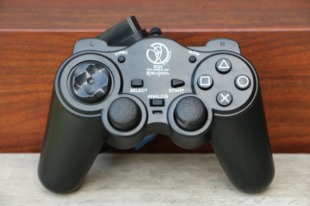 Thrustmaster 2002 Fifa World Cup Controller PS2, Ophalen, Zo goed als nieuw, Controller