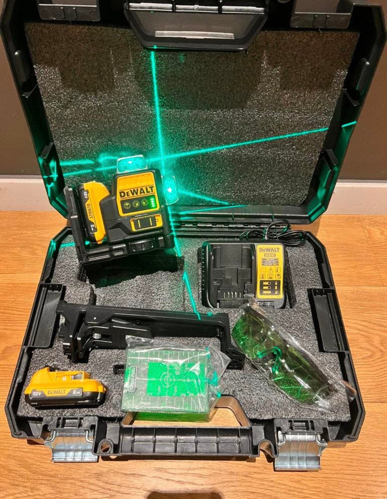 Laser Dewalt 12 ligne Neuf, Doe-het-zelf en Bouw, Ophalen, Zo goed als nieuw