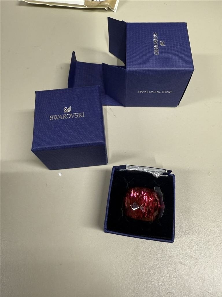 Swarovski Nirvana Scarlet ring 58, Bijoux, Sacs & Beauté, Bagues, Enlèvement ou Envoi, Neuf