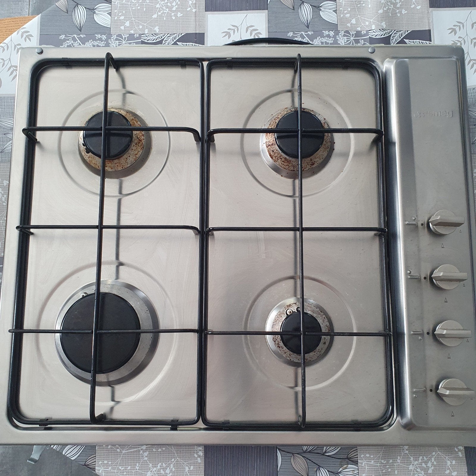 table de cuisson gaz  4 feux. Marque SMEG, Electroménager, Enlèvement, Gaz