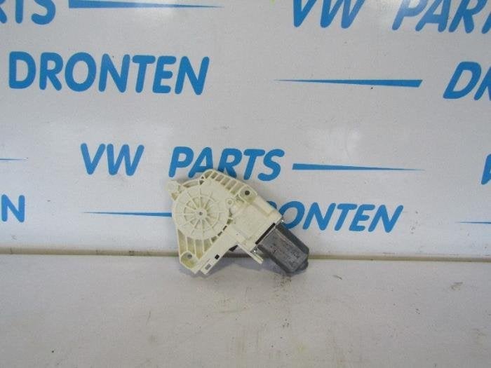 Moteur de vitre portière d'un Audi A4, Autos : Pièces & Accessoires, -, 3 mois de garantie, Audi, Utilisé