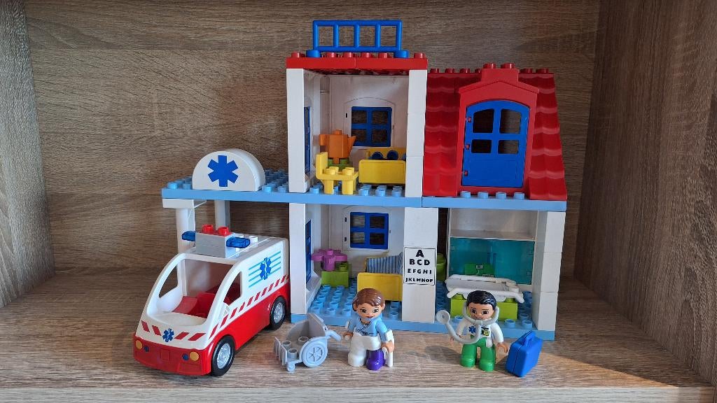 Duplo 5695 ziekenhuis, Kinderen en Baby's, Speelgoed | Duplo en Lego, Ophalen of Verzenden, Gebruikt, Complete set, Duplo