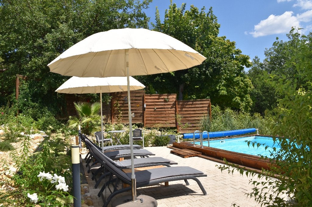 Provence : Gîte pour 4 personnes avec piscine chauffée, Vacances, Propriétaire, Provence et Côte d'Azur, Machine à laver, 4 personnes