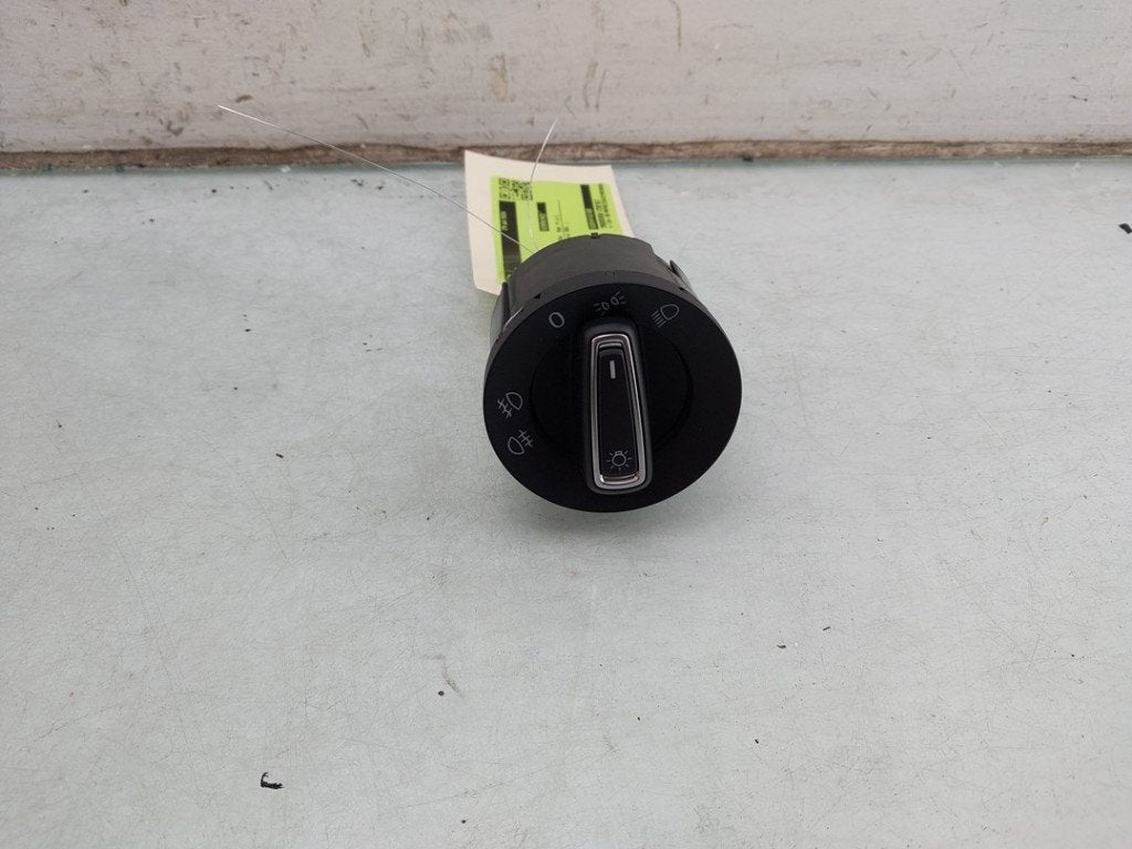 LICHTSCHAKELAAR Volkswagen Golf VII (AUA) (01-2012/03-2021), Gebruikt, Volkswagen, Volkswagen AG, Kundenbetreuung@volkswagen.de