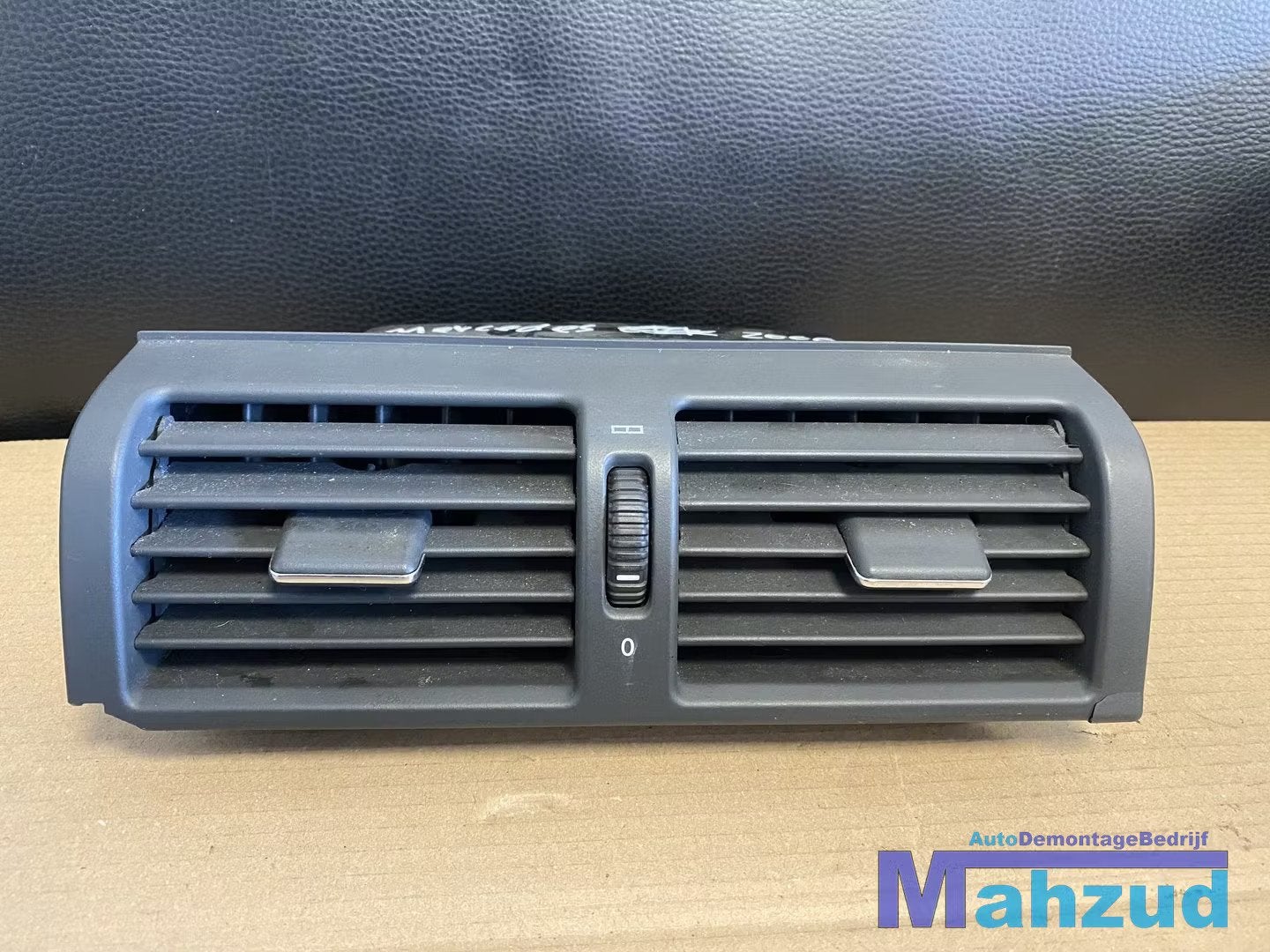 MERCEDES E KLASSE S210 W210 luchtrooster midden 1995-2003, Mercedes-Benz AG, Mercedes-Benz, Utilisé, Mercedesstrasse 120
70372  Stuttgart, DE