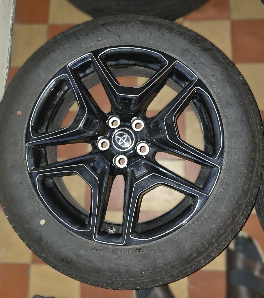 Toyota RAV4 GR Sportvelgen, Auto-onderdelen, Gebruikt, Velg(en), 235 mm, Personenwagen
