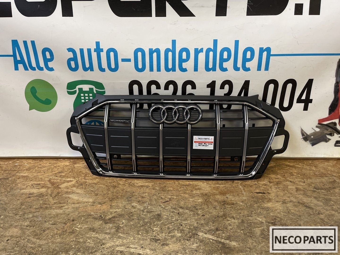 AUDI A4 8W S-LINE QUATTRO GRILL GRILLEN ORIGINEEL, Arrière, -, Audi, Utilisé