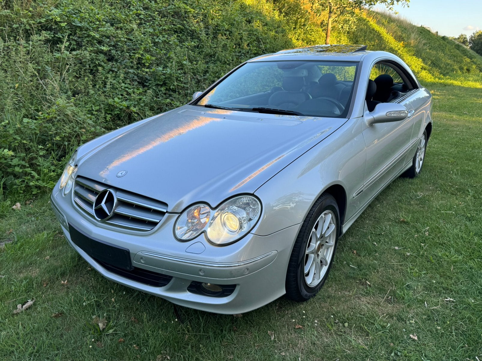 Mercedes-Benz Clk 220 CDI w209 Elegance, Autos, 100 kW, Argent ou Gris, Achat, Entreprise