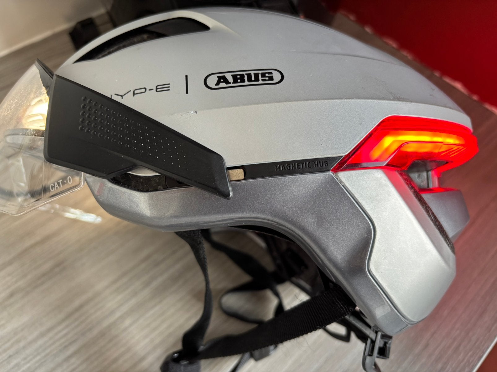Casque intelligent Abus Hyp-E Ace argent brillant M54-58 cm, Enlèvement, Comme neuf