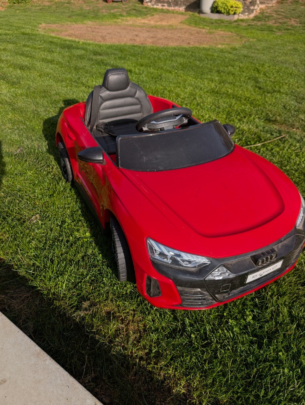 Voiture électrique enfant. Avec télécommande.