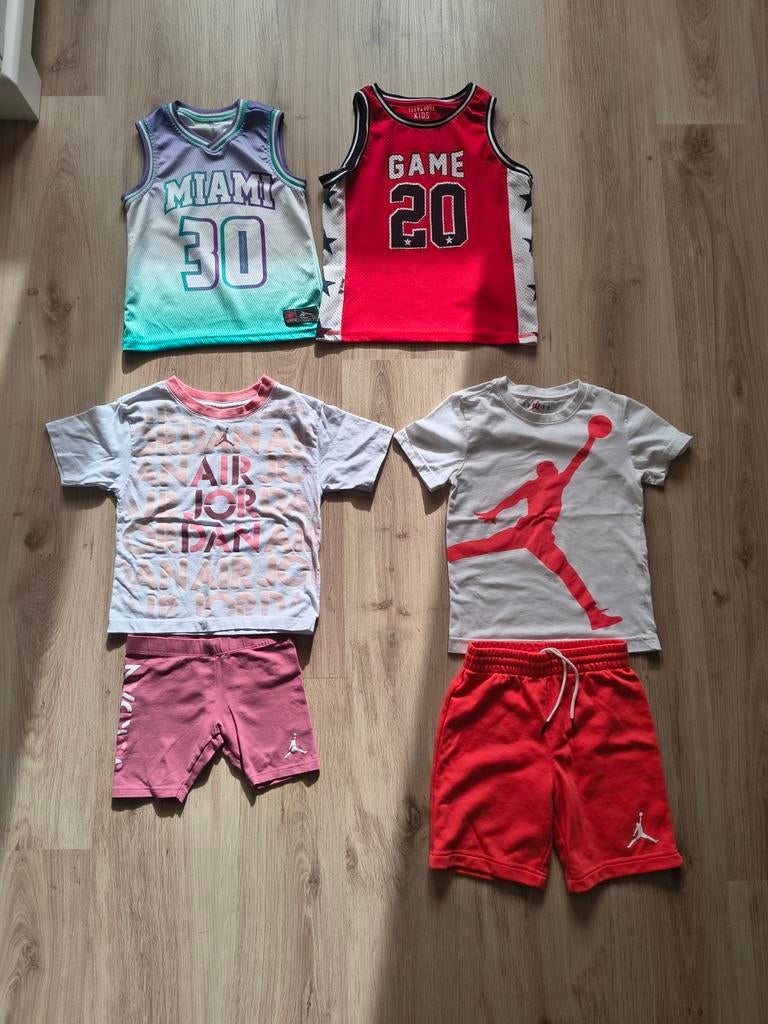 Basket kleding pakket jordan meisje 110/116, Enlèvement