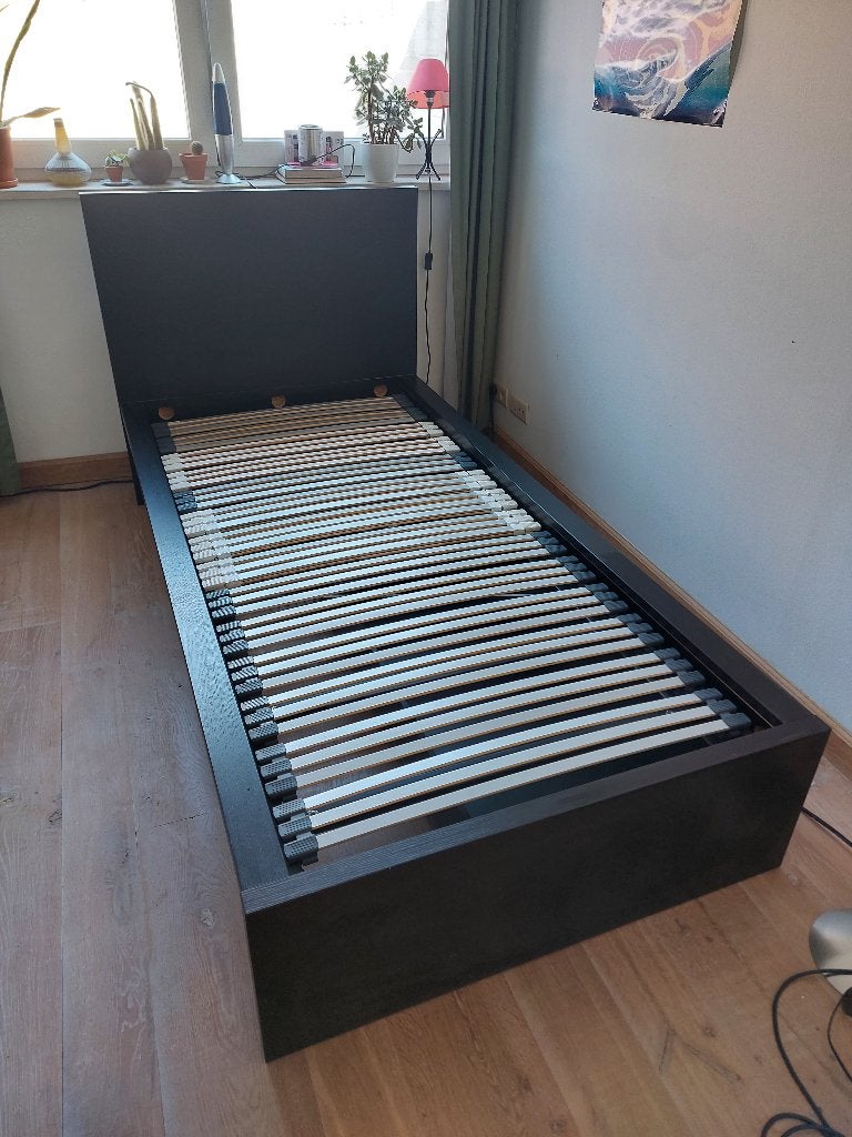 eenpersoonsbed 90x200 (IKEA, Malm) + lattenbodem, 90 cm, Une personne, Enlèvement, Utilisé