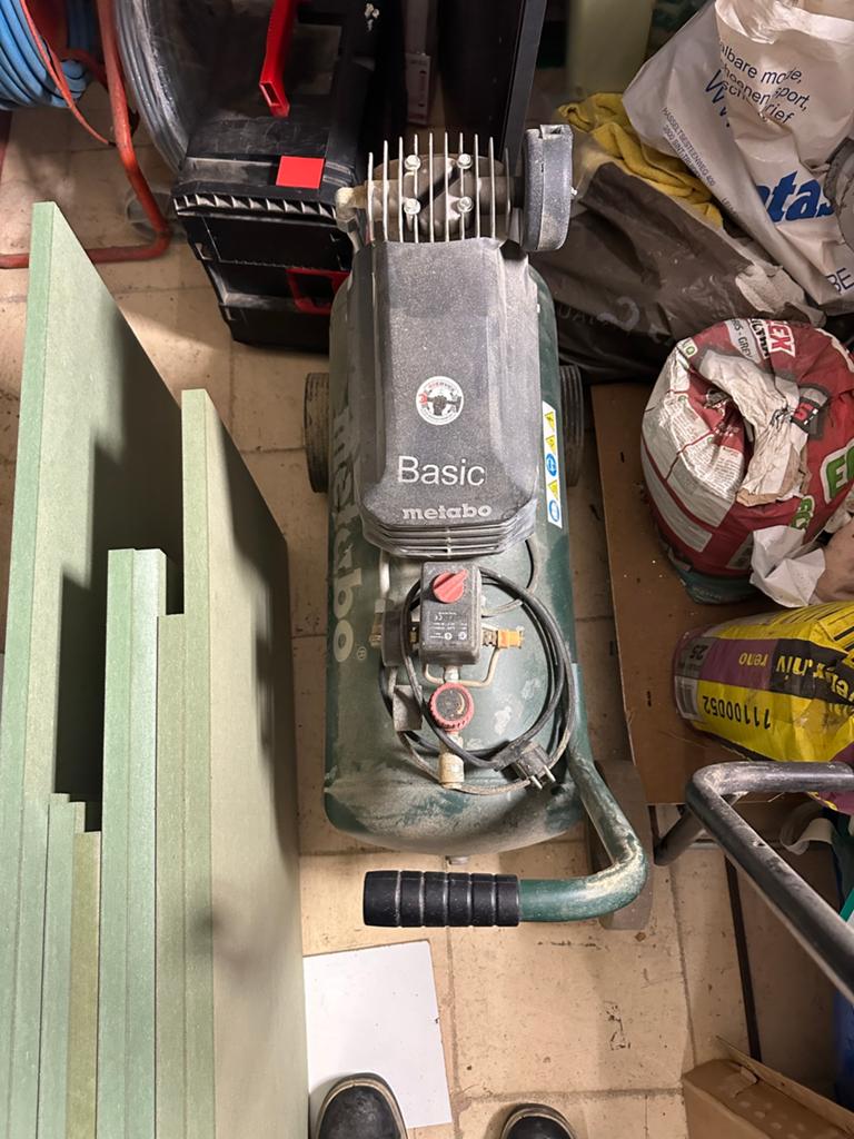 Metabo compressor 1,5 pk, Doe-het-zelf en Bouw, Ophalen, Zo goed als nieuw