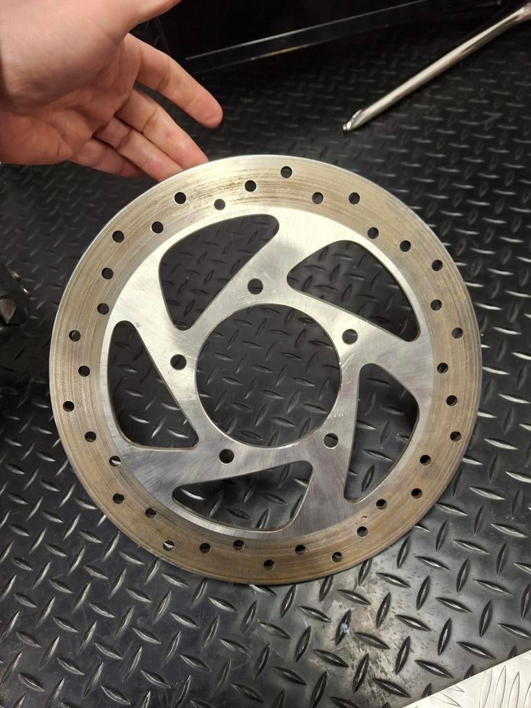 Harley Nightrod Remschijf Achter 41667-06, Ophalen