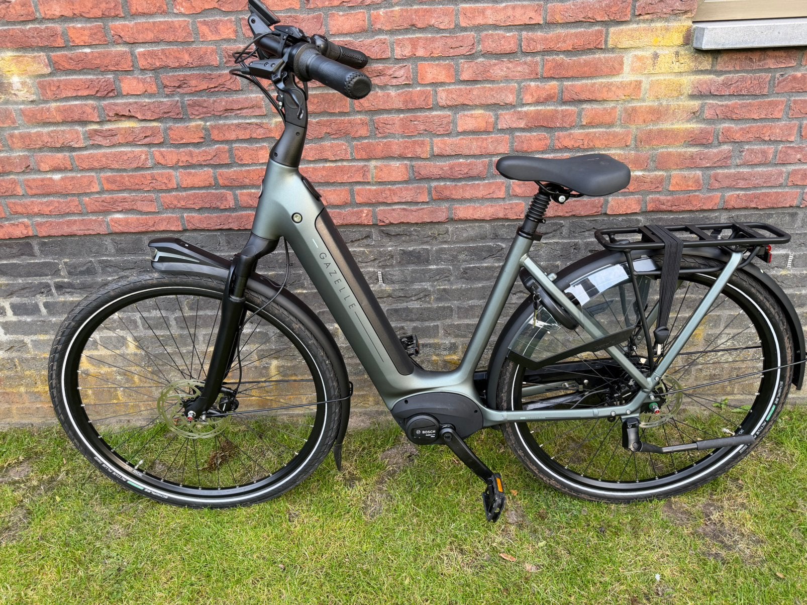Gazelle Grenoble C8+ HBM, Fietsen en Brommers, Elektrische fietsen, Zo goed als nieuw, Gazelle, 51 tot 55 cm, 50 km per accu of meer