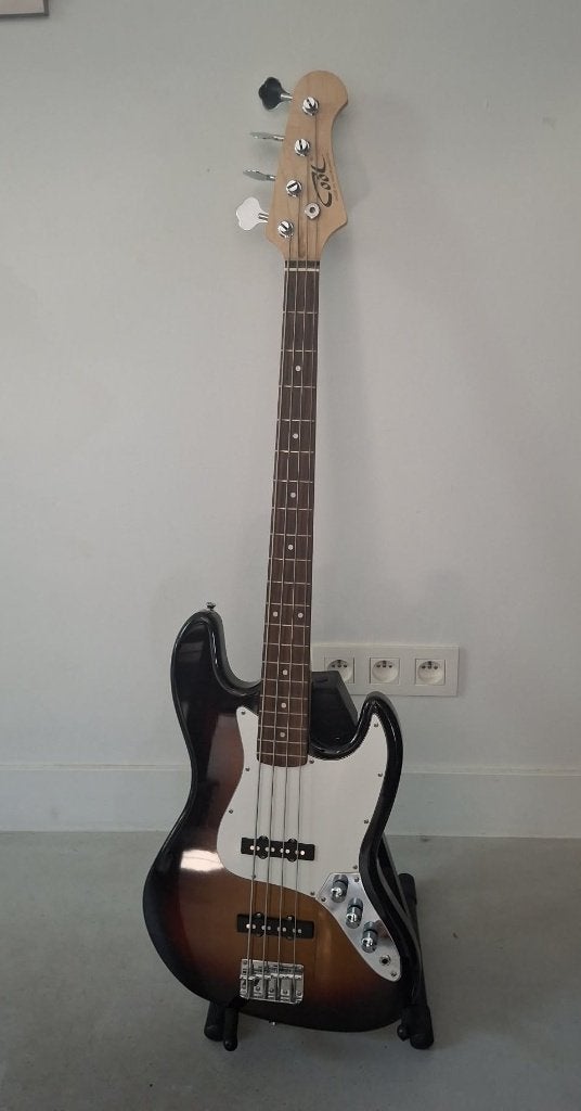 Basgitaar Cool bruin sunburst, Musique & Instruments, Instruments à corde | Guitares | Basses, Enlèvement, Comme neuf, Électrique