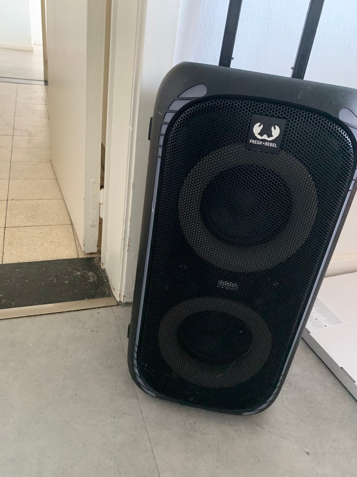 Partybox fresh&rebel, Ophalen, Zo goed als nieuw