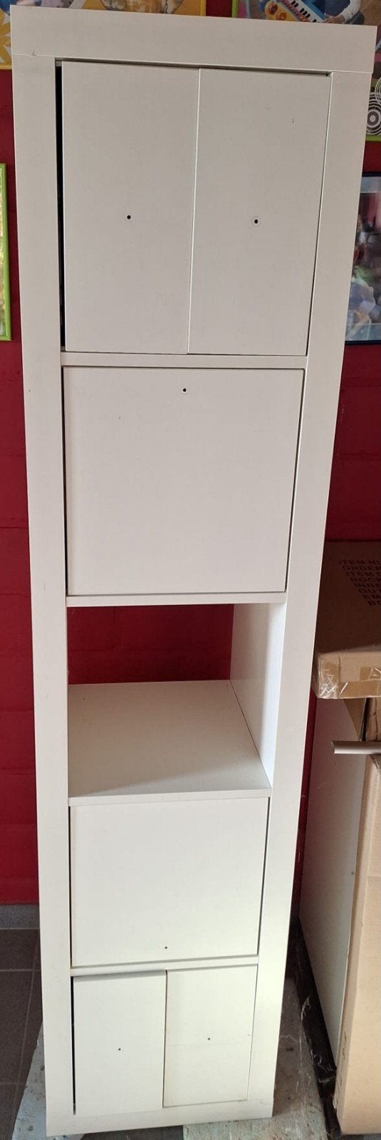 Witte kast, Ophalen
