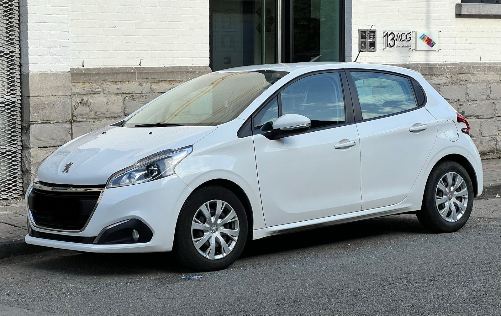 A VENDRE PEUGEOT 208, Autos, Peugeot, Achat, Euro 6, Noir, 5 portes