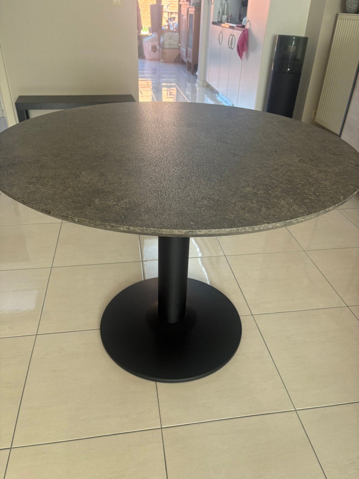 Ronde tafel, Huis en Inrichting, Tafels | Eettafels, Ophalen, Zo goed als nieuw