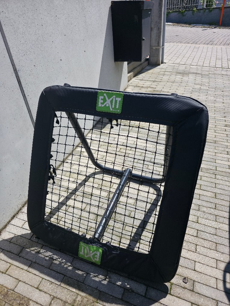 EXIT Kickback multisport rebounder M 84x84cm, Sport en Fitness, Voetbal, Gebruikt, Bal, Ophalen