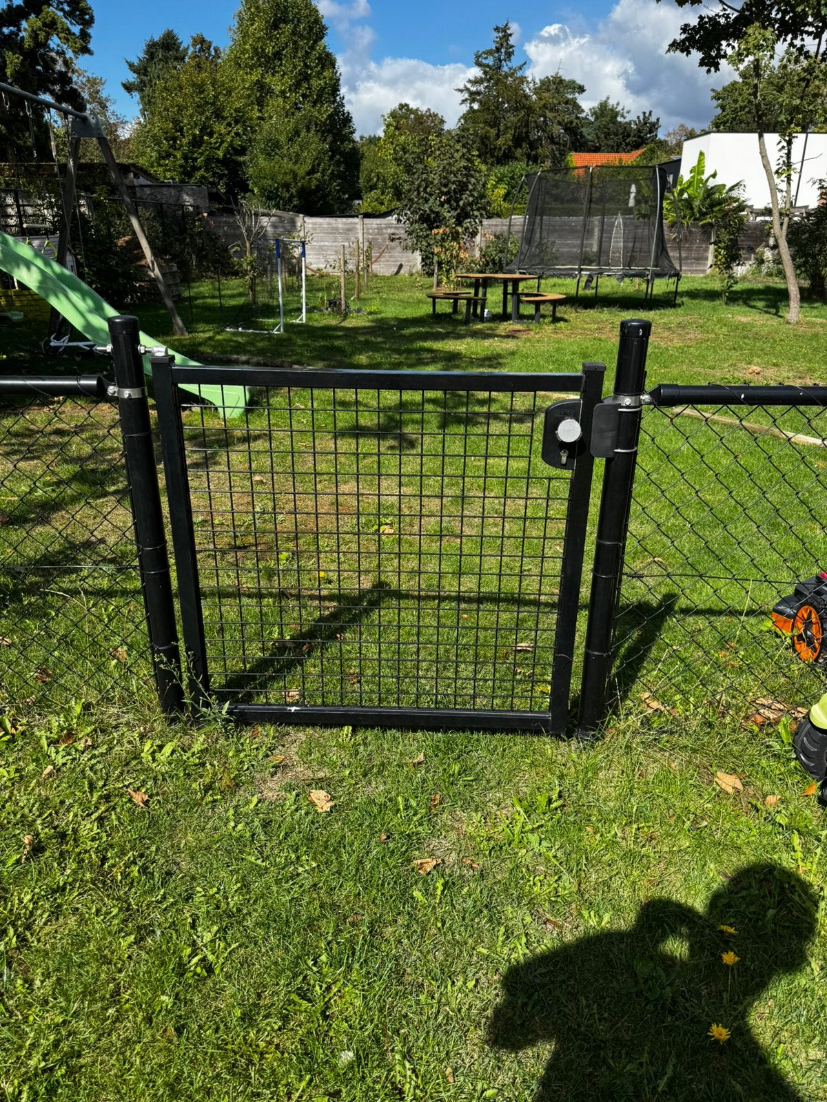 2 x omheining en poortjes met zwembadslot, zelf demonteren, Tuin en Terras, Tuinpoorten, Ophalen, Zo goed als nieuw