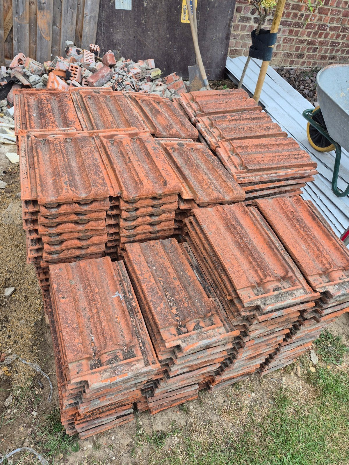 GRATIS dakpannen, Doe-het-zelf en Bouw, Dakpannen en Dakbedekking, Ophalen, Dakpannen