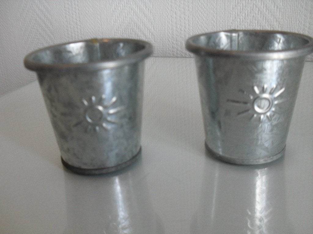 2 mini-bloempotjes (zink), Rond, Binnen, Ophalen of Verzenden, Zo goed als nieuw