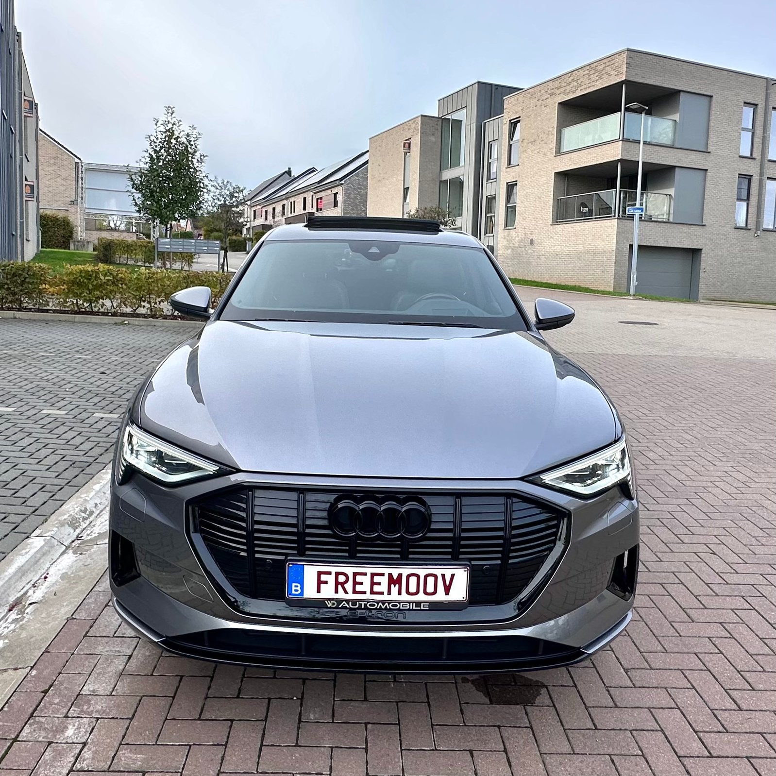 Audi Q8 E Tron 55 Quattro 95kWh 2023, Auto's, Automaat, Zwart, Bi-Xenon koplampen, Leder