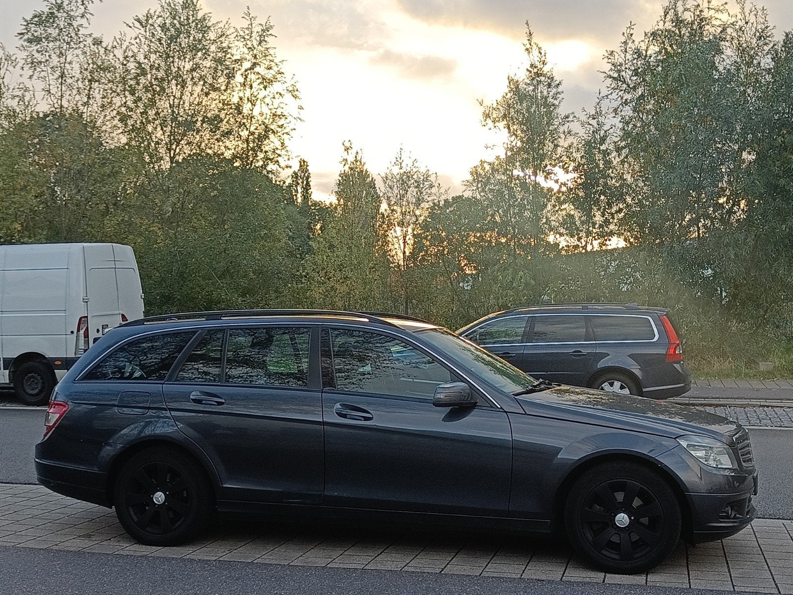 MERCEDES-BENZ C200 CDI ELEGANCE CLIMATISATION/GPS/PDC

* Pre, 100 kW, Argent ou Gris, Achat, Boîte manuelle