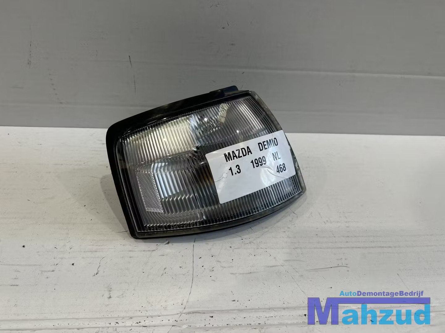 MAZDA DEMIO rechts knipperlicht 1996-2003, Auto-onderdelen, Gebruikt, Shinchi, Fuchu-Cho 3-1
730-8670  Hiroshima, Mazda Motor Corporation