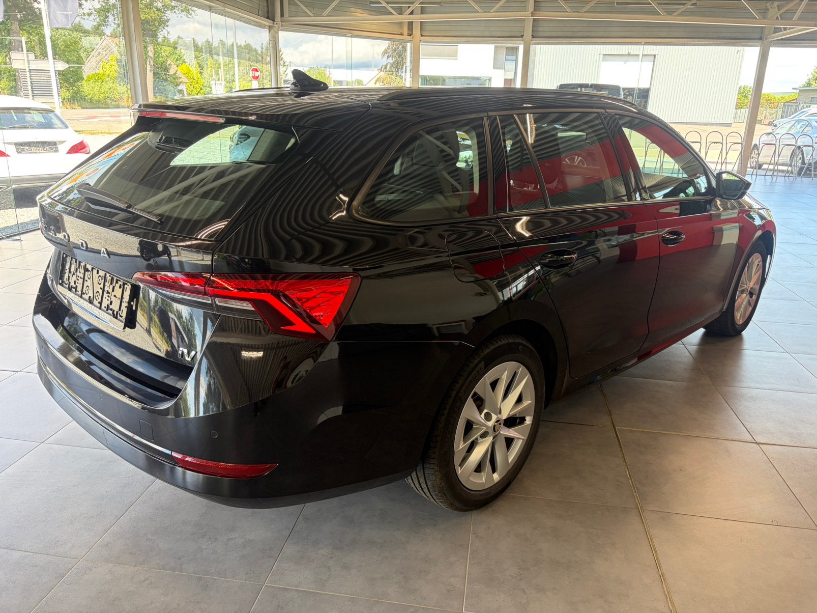 Skoda Octavia Combi 1.4 Plugin Hybrid, Autos, Skoda, 1395 cm³, Achat, Entreprise, https://public.car-pass.be/vhr/a7da6202-baf6-4bcd-bdc2-885a9c391f2b