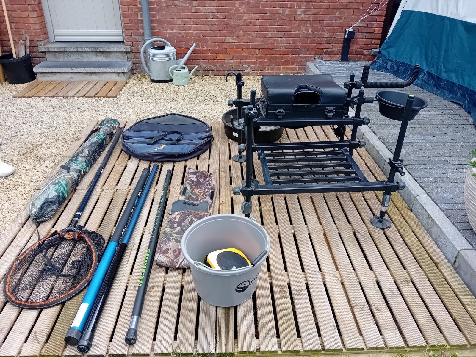 Caperlan visstation + complete witvisuitrusting te koop., Ophalen