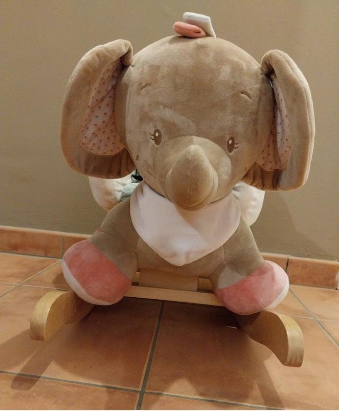 Schommelolifant, Ophalen