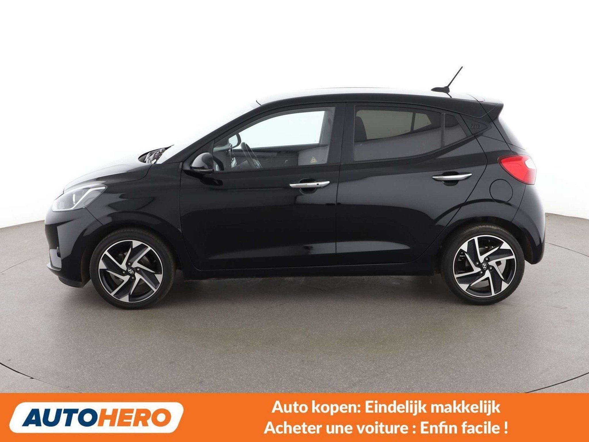 Hyundai i10 1.0 Tech (bj 2023, automaat), Auto's, Stof, Gebruikt, 5 zetels, 5 deurs