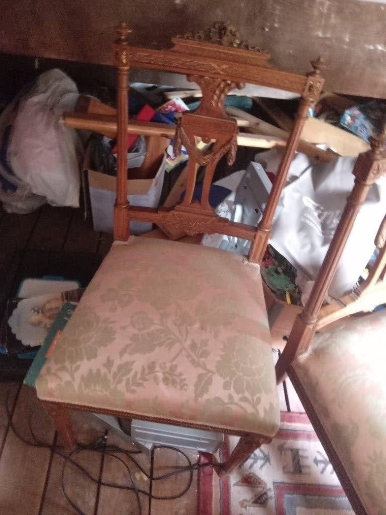 Paire de chaises en bois fruitier sculpté, Antiquités & Art, Enlèvement