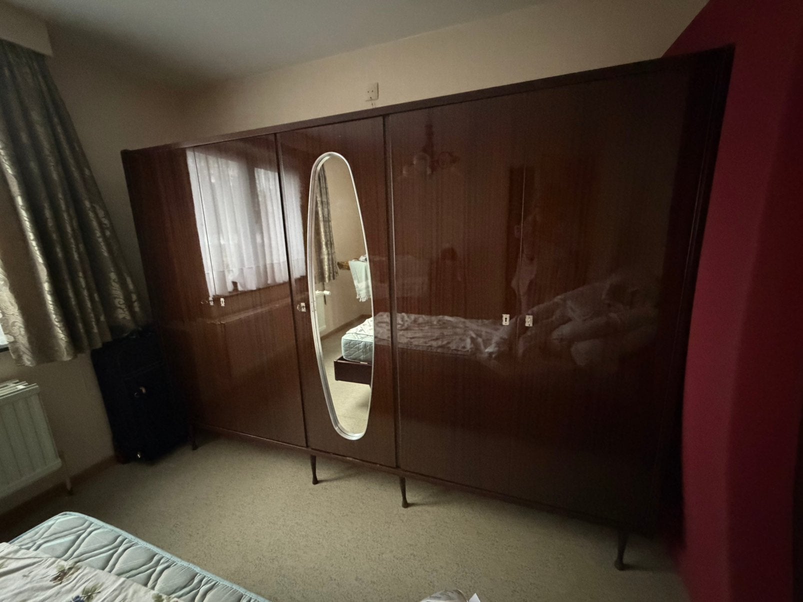 Grote vintage kleerkast jaren – 242 cm breed – met spiegel, Ophalen