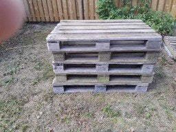 Palette en bois euro 10€/p. Dalles en béton 30x30 =50€/lot, Enlèvement, Béton