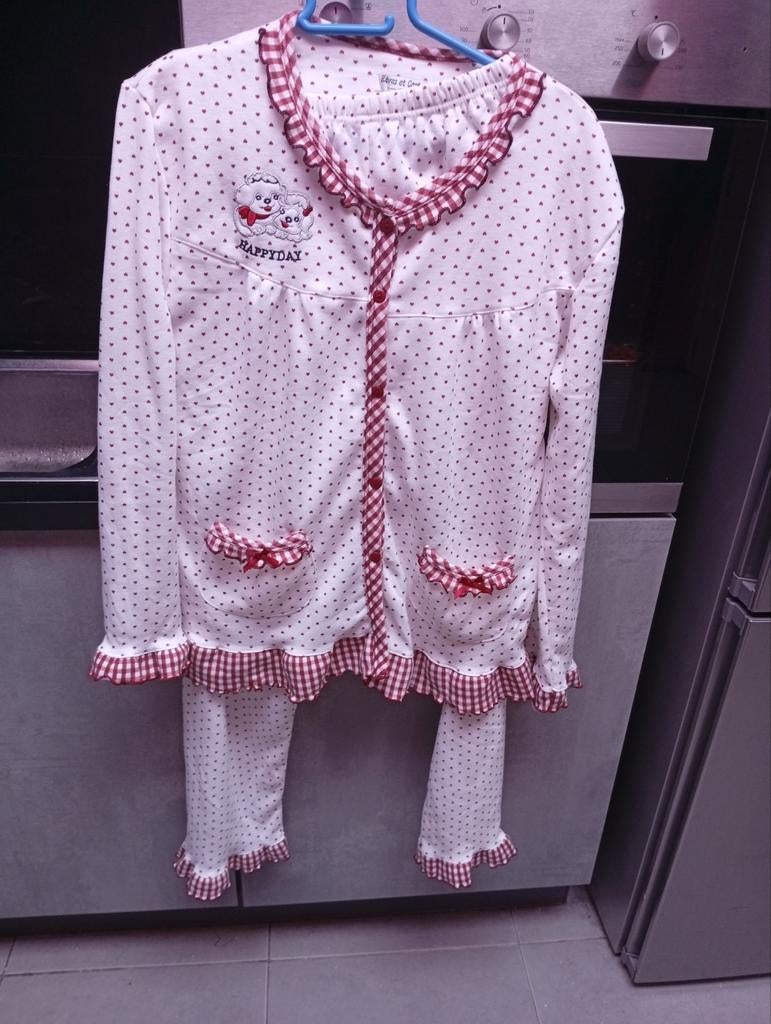 Divers pyjamas et chemise de nuit taille XXL